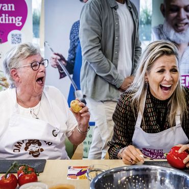 Máxima der Niederlande - Eine Königin zum Anfassen – sie kocht gemeinsam mit Senioren