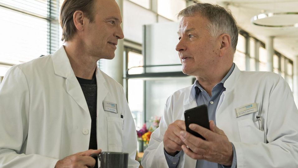 Kein "In aller Freundschaft": Verwirrung um Sommerpause bei ARD-Kultserie | BUNTE.de