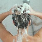 Repair-Shampoos: Stiftung Warentest nimmt Drogerie-Produkte, Olaplex & Co. unter die Lupe