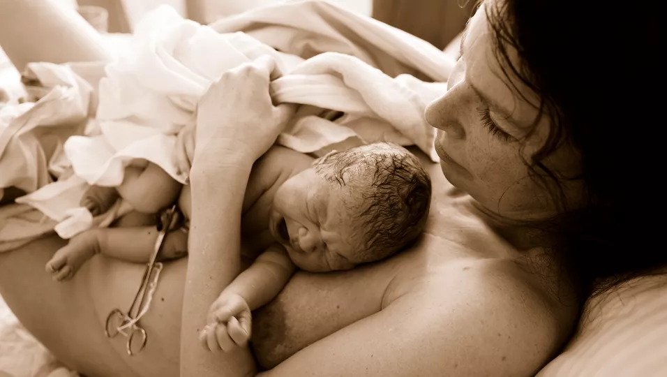 Muttermund 3 Cm Offen Wie Lange Noch Bis Zur Geburt Zehn Zentimeter Muttermund-Öffnung: Beeindruckend! Dieses Bild zeigt