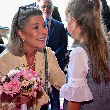 Caroline von Hannover: Beim Blumenwettbewerb hat die Prinzessin nur Augen für die Kinder