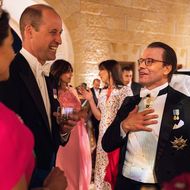 Prinz William & Prinz Daniel von Schweden: Lachen und witzeln – so gut verstehen sich die Royals  