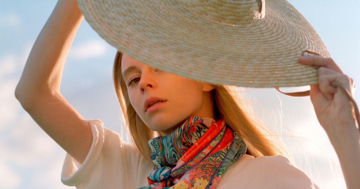Halstücher-Trend Diese 3 Styling-Varianten sind jetzt angesagt