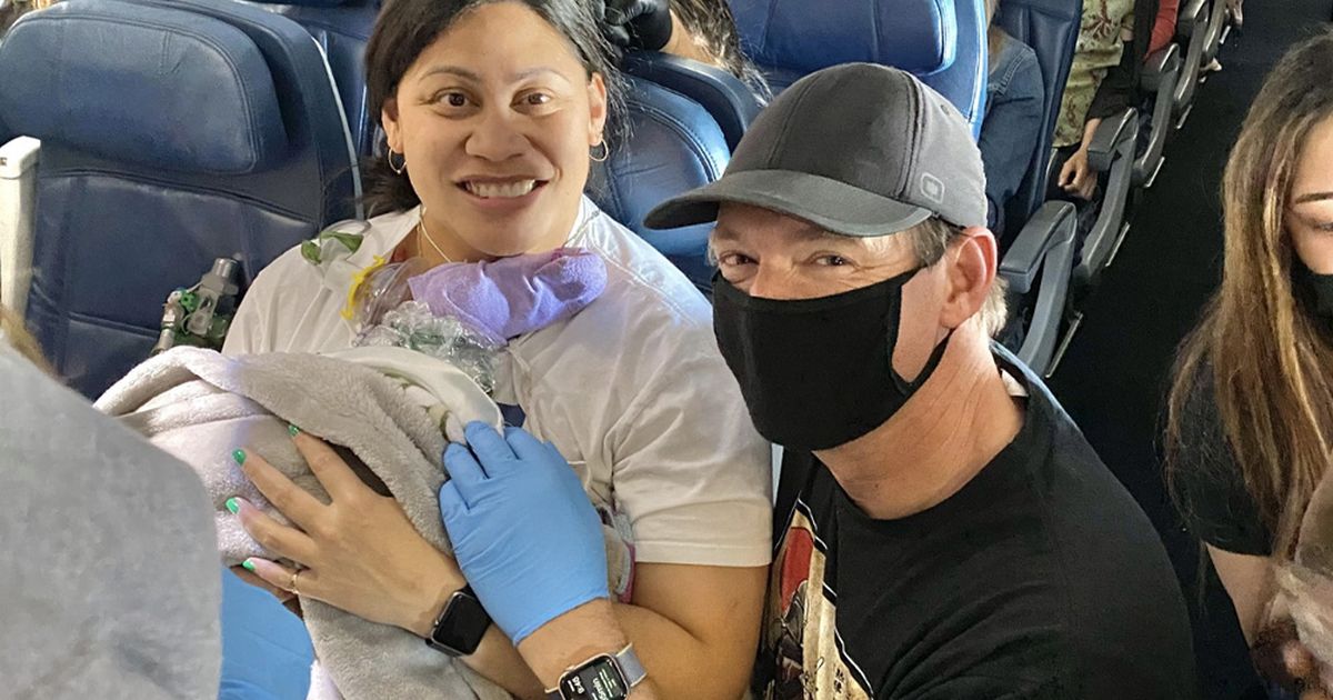Rasante Frühgeburt im Flugzeug: Frau wusste nicht, dass sie schwanger ist