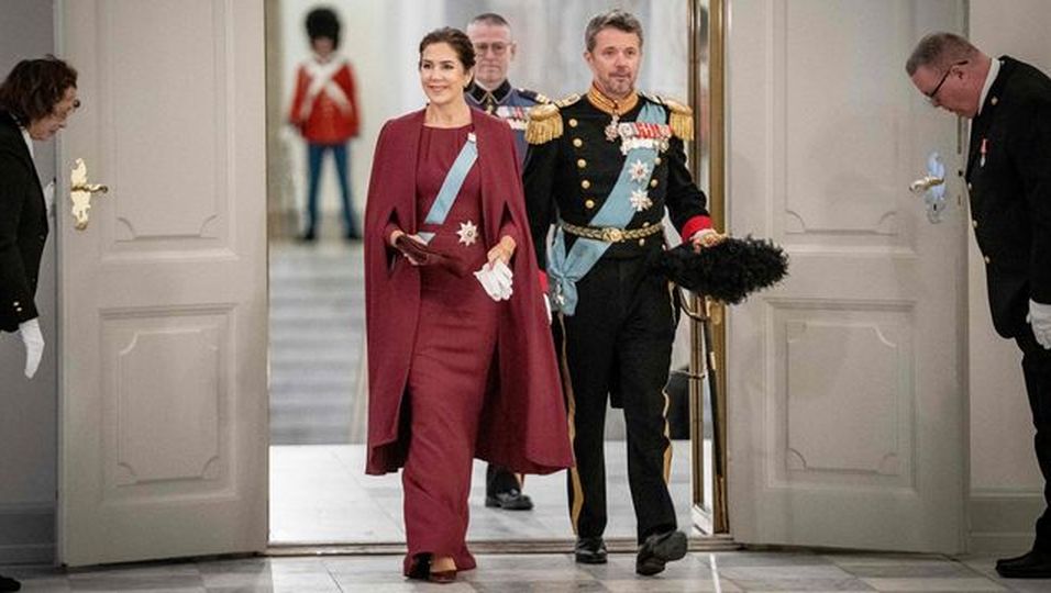 Warum tragen die Royals eigentlich eine Schärpe? 