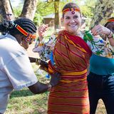 Victoria von Schweden - Sneaker zu traditioneller Tracht – Ihr Kenia-Look ist außergewöhnlich  