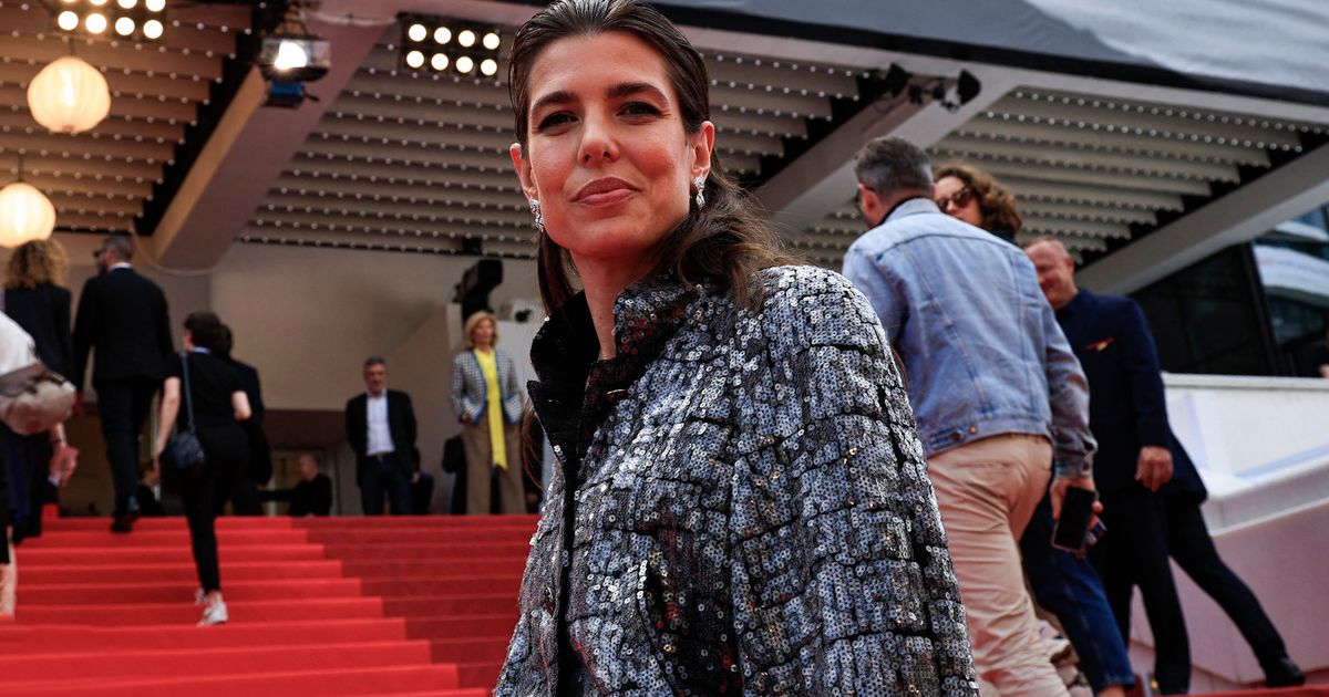 Charlotte Casiraghi funkelt in Cannes in Glitzer-Blazer & Satinhose