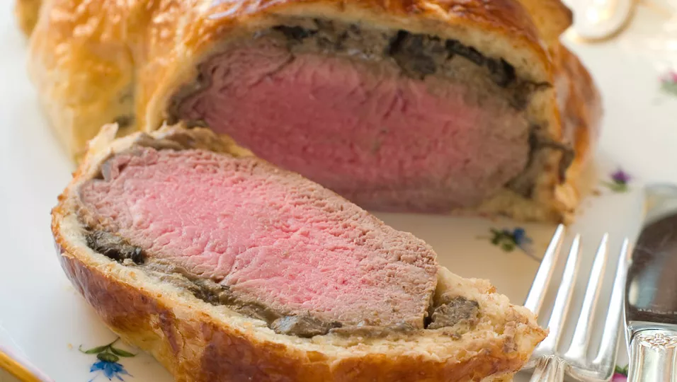 Beef Wellington: Rinderfilet im Teigmantel zubereiten | BUNTE.de