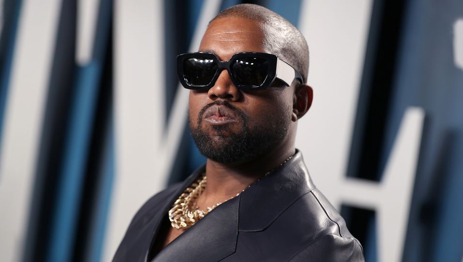Kanye West: Nach Vorwürfen gegen den Rapper: Adidas kündigt Untersuchung an