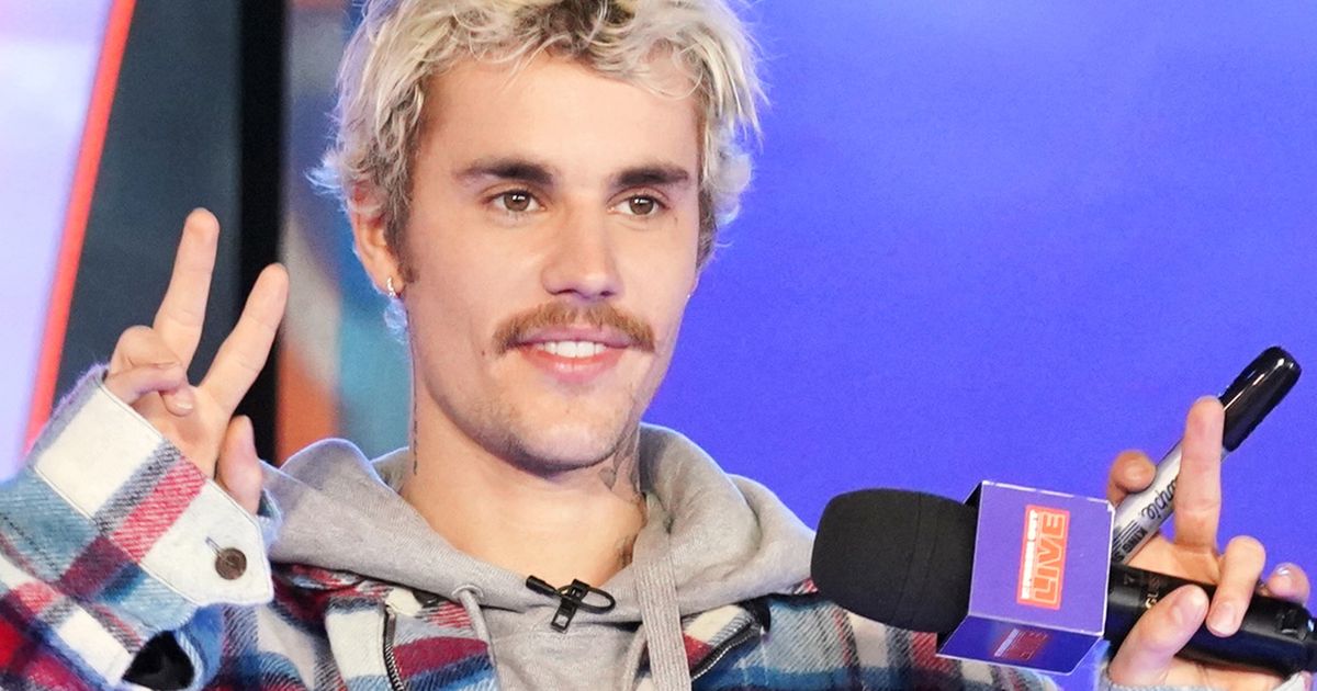 Justin Bieber Uberraschung Fur Die Fans Tom Holland Als Star Gast Im Livestream Bunte De