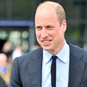 Prinz William überrascht Royal-Fan (12) in Schule