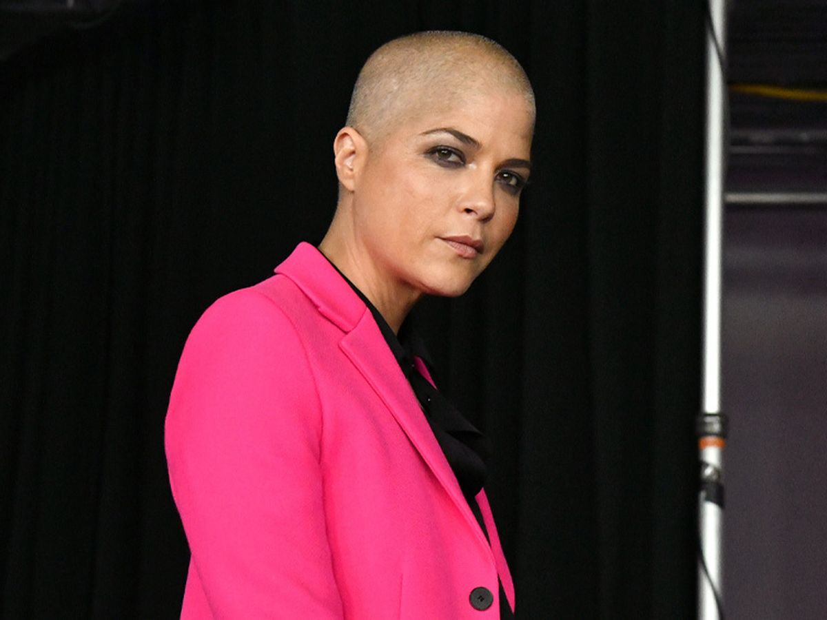 Selma Blair Mir Wurde Gesagt Ich Solle Mir Plane Furs Sterben Machen Bunte De