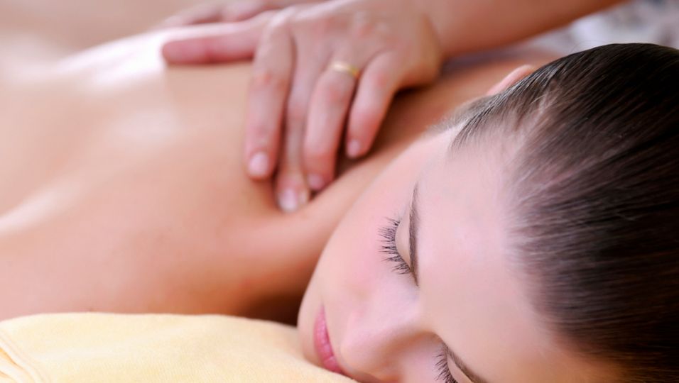 Massage - Lymphdrainage: Eine besondere Form der Massage