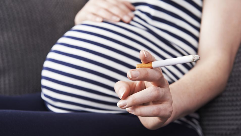 Finger weg von der Zigarette in der Schwangerschaft