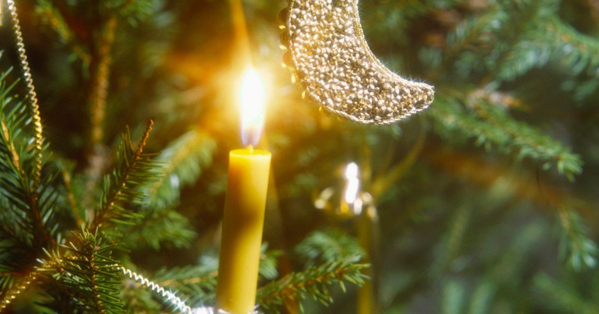 Echte Kerzen Am Weihnachtsbaum Sicherheit beachten BUNTE.de