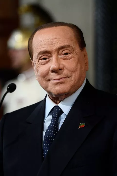 Silvio Berlusconi : Das aufregende Leben des italienischen Politikers ...