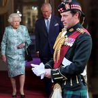 König Charles III.: Sein Schottenrock-Bodyguard diente auch der Queen – und hat schon jede Menge Fans 