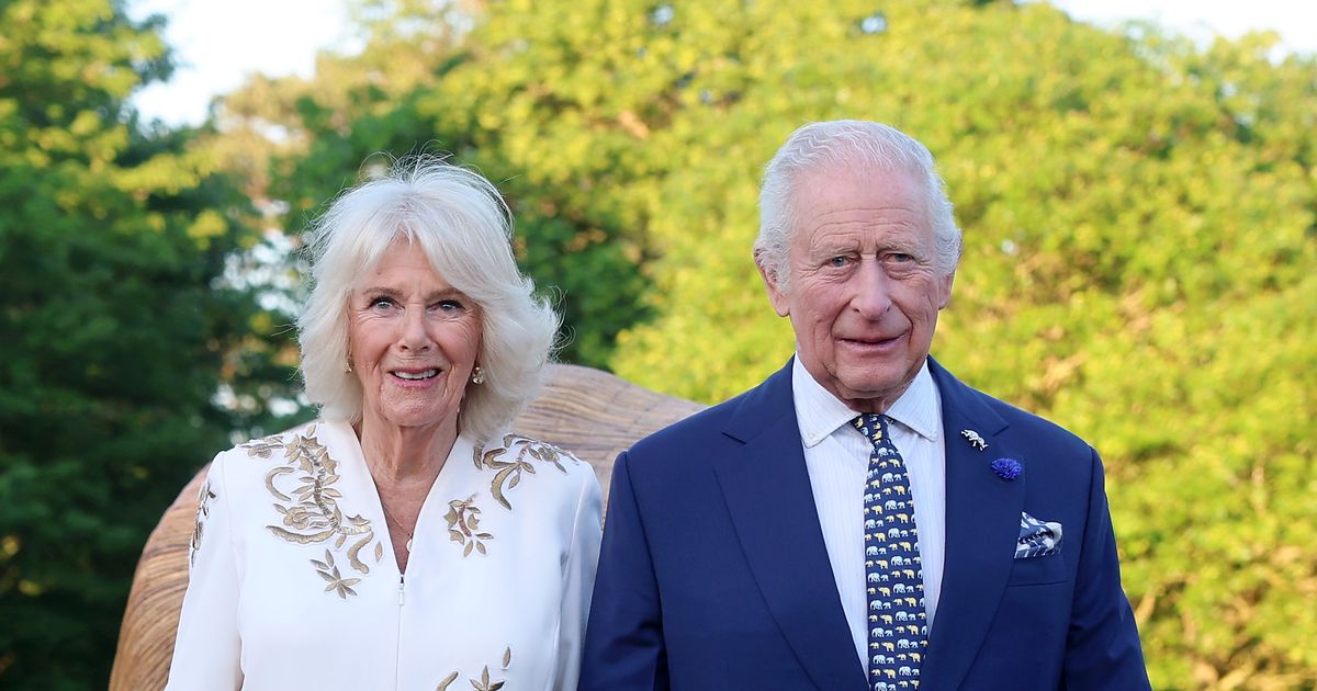 Auch nach über 20 Jahren Beziehung König Charles und Camilla zeigen sich verliebt wie eh und je