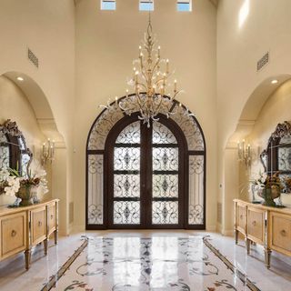 Hochzeitsgeschenk: Palast! Ihr neues Zuhause in Calabasas kostete 11,3 Millionen Euro 