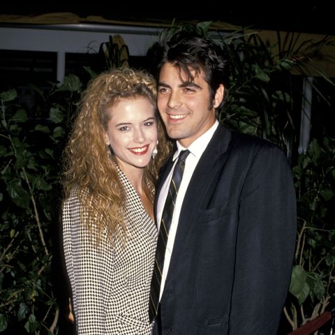 Mit Kelly Preston kam George Clooney 1988 zur Premiere ihres Films „Twins“. 