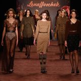 Lena Hoschek überzeugt dieses Jahr auf der Berliner Fashion Week mit britischem Chic.