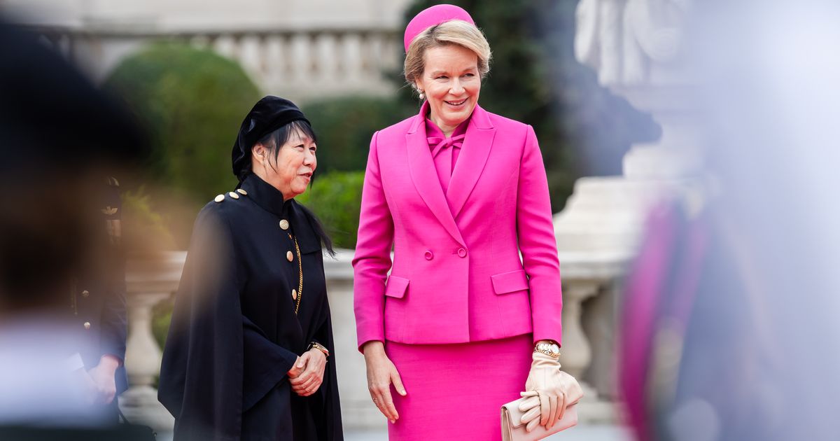 Farbenfroher Staatsbesuch Mathilde von Belgiens pinker Look ist eine Hommage an ihre Tochter