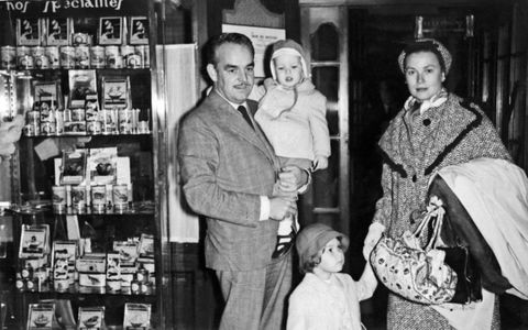 Süße Familie: Gracia Patricia und Rainier 1959 mit ihren Kindern Caroline und Albert