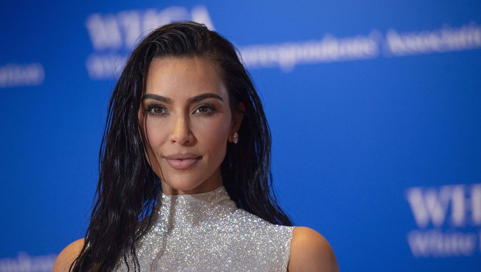 Kim Kardashian verrät: Mit diesem Produkt verleihst du deinem Haar Volumen