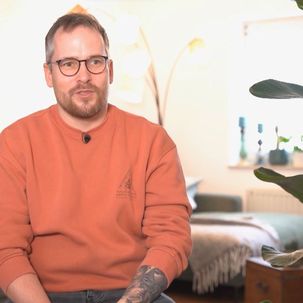 'Das perfekte Dinner': Ex-Soldat Olli verzaubert Gäste mit 'magischem Staub'