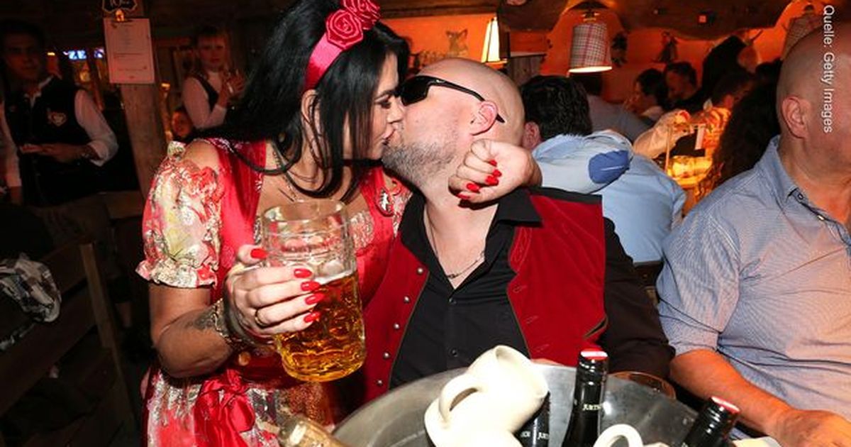 Iris Kleins Premiere auf dem Oktoberfest mit ihrem Partner "Mr. T"