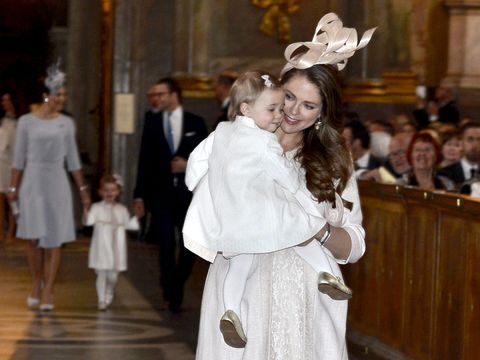 Prinzessin Madeleine von Schweden mit Leonore auf dem Arm