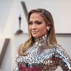 Under 20 euros: Jennifer Lopez cares for her hair with this bestselling hair mask