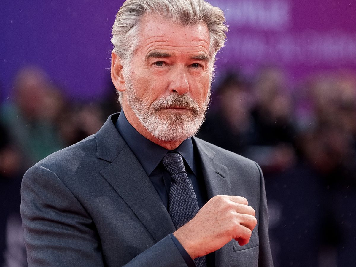 pierce brosnan bewegend er gedenkt seiner verstorbenen ehefrau cassandra bunte de