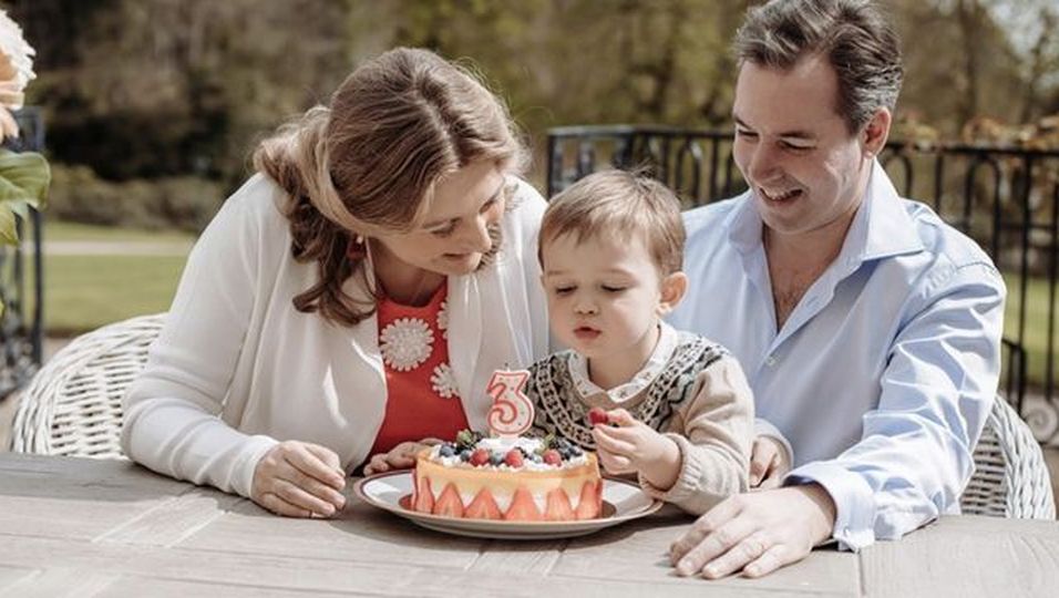 Zum 3. Geburtstag von Prinz Charles teilt sie neue Familienfotos