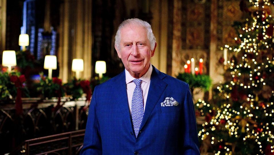 König Charles III hält die Weihnachtsansprache im TV.