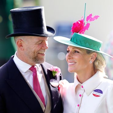 Zara & Mike Tindall: Extravagante Hüte & eine Menge Spaß: So mischen sie das Traditionsrennen in Ascot auf