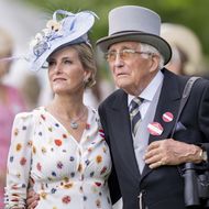 Herzogin Sophie: Absolute Seltenheit: In Ascot zeigt sie Papa Christopher (92)  