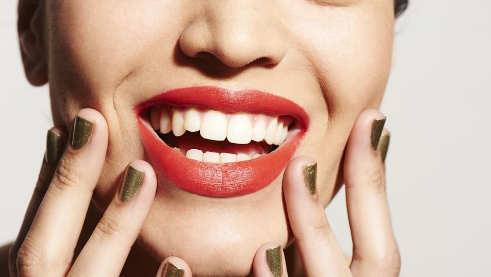 Lippenstift-Guide: Das sind die Ins und Outs der Rottöne im Sommer
