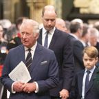 Prinz William & Prinz Charles: Andrew im Mittelpunkt der Gedenkfeier: Sie waren bestürzt