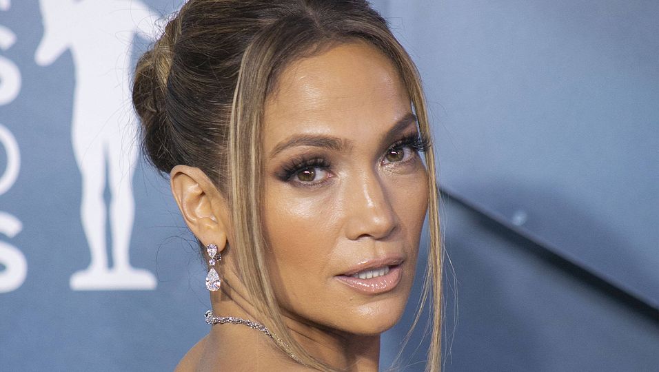 Jennifer Lopez beweist: Mit diesem Detail werden BHs zum Mode-Trend