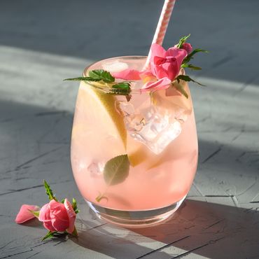 Trend-Drink Rose Tonic: Die Hot Girl Summer Alternative zu Gin Tonic