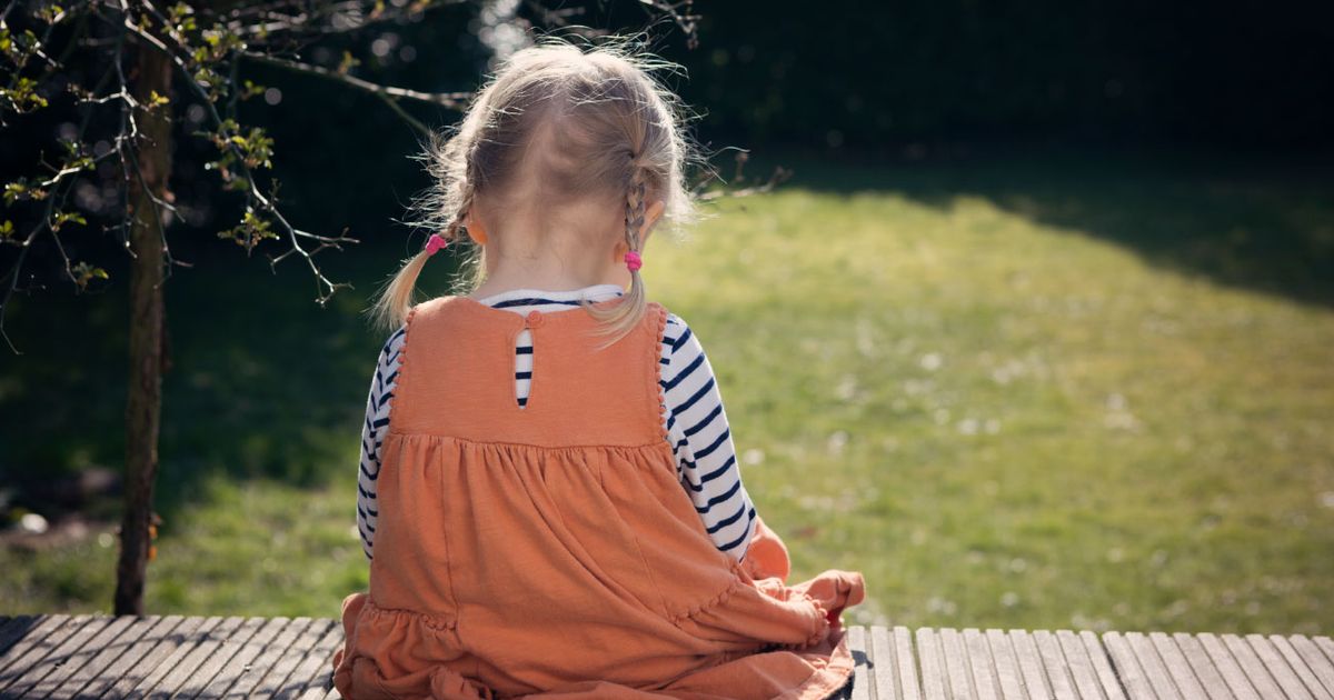 Wenn der Abschied Tränen kullern lässt: Was tun, wenn die Erzieherin den Kindergarten verlässt?