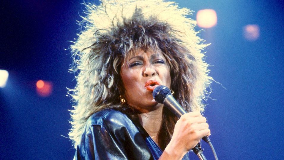 Tina Turner: Der Inbegriff energiegeladener Bühnenpräsenz