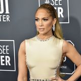 Gesehen bei J.Lo: Mit dieser Mantelfarbe machst du im Winter eine gute Figur