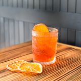 Aperol mit Gin mixen?: Der Blush Spritz ist der Trend-Drink des Sommers