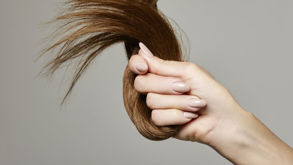 Laut Hairstylist: 4 Highend-Öle machen dein Haar wieder geschmeidig