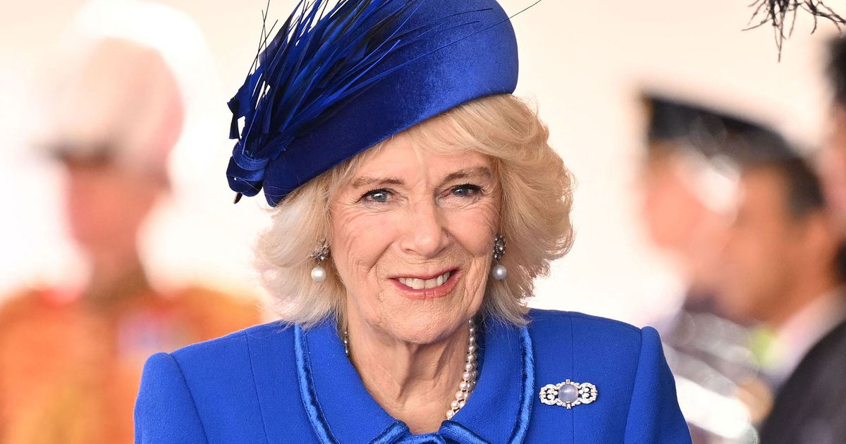 Königin Camilla ist als \