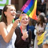 Märtha Louise von Norwegen: Tochter Maud: Mit Regenbogen-Frisur auf der Pride Parade