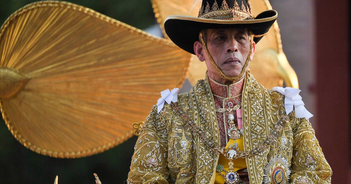 ThaiKönig Rama X. 30 Pudel waren nicht genug! Er holt TempelSchätze