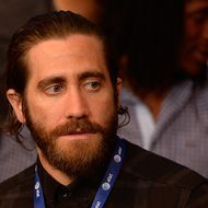 Jake Gyllenhaal hält sich an Beziehungen fest